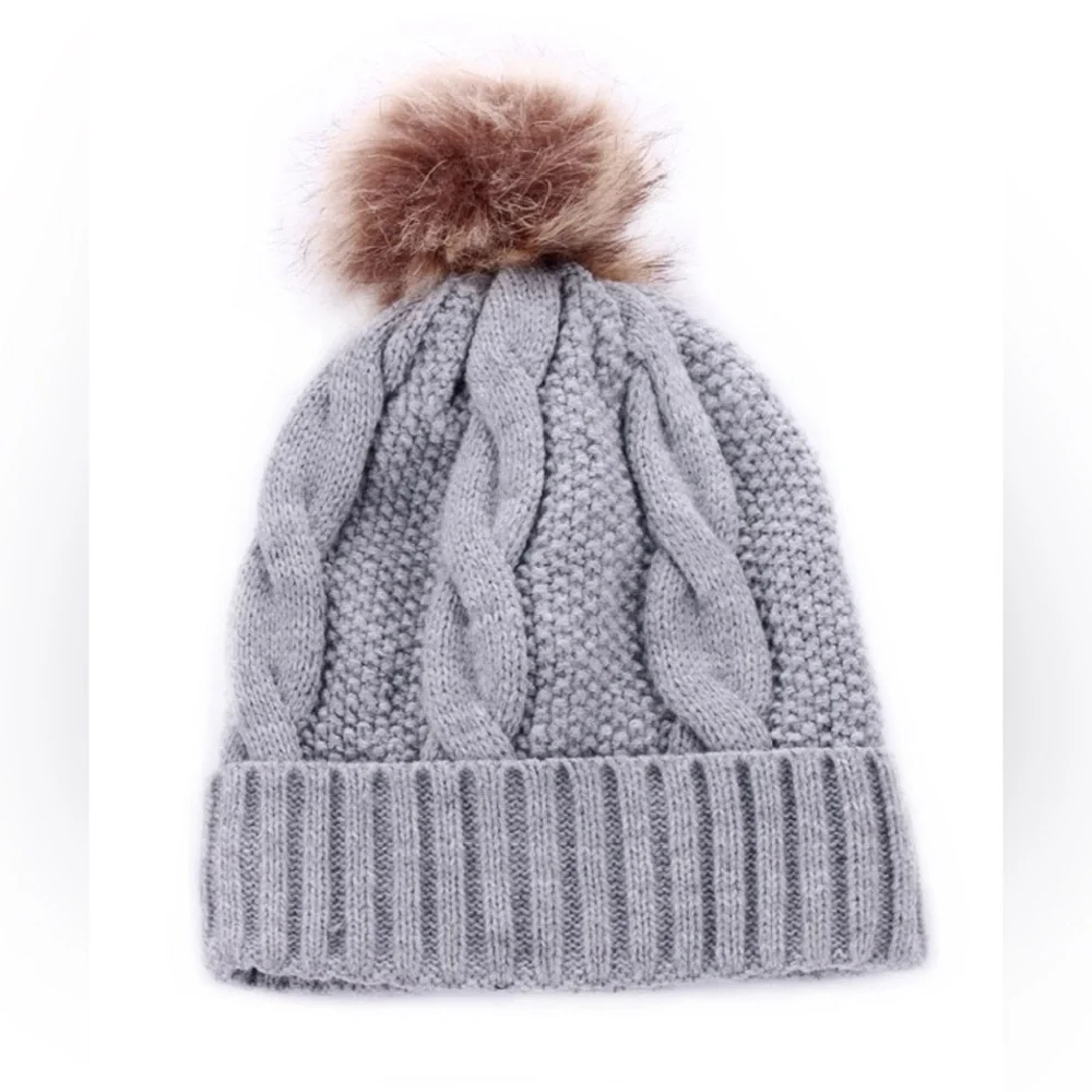 🧤 “ Cabin Babe “ Pom Beanie | Various Colors - Picture 7 of 12